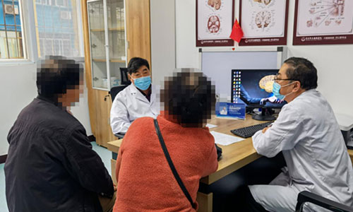 重庆治疗癫痫医院_老年期癫痫易诱发因素是什么?